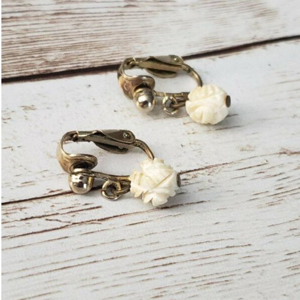 Vintage Clip On Earrings - Dainty Popcorn Like Ball